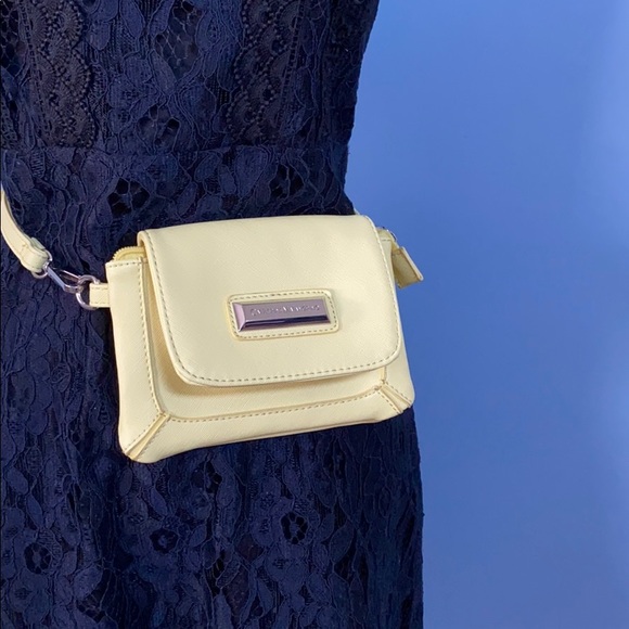 Purse - Picture 4 of 4